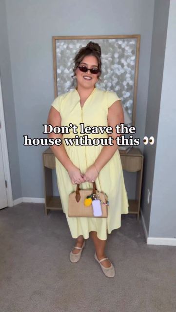 Your new favorite accessory 👜🤭🔋 The viral portable charger made chic ✨ I keep this in every bag, a travel must have 🙌🏼 Currently on sale just comment “NEED” for link 🔗 @rorryofficialus #rorrycharger #amazonfinds #amazonmusthaves #travelfinds #portablecharger